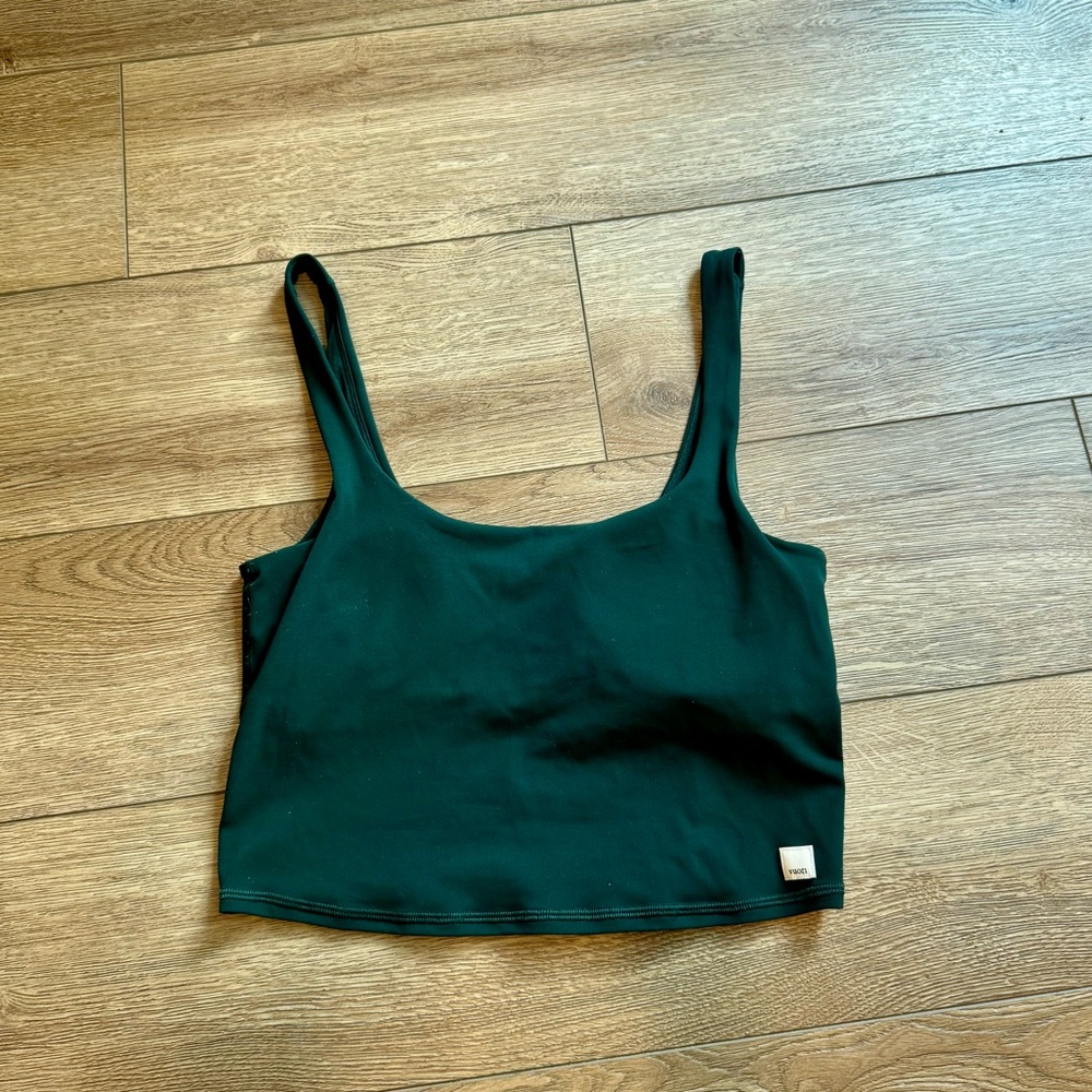 Vuori women’s daily crop